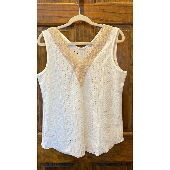Womens Tank Top Size Large White V Neck with Crochet Border Lightweight New - Picture 4 of 12